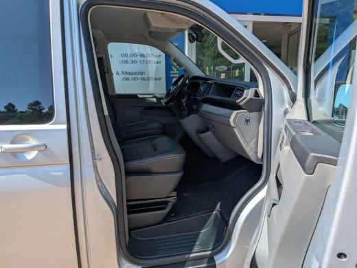 Volkswagen Transporter 2.0 TDI 200pk DSG L2H1 30 Dubbel Cabine Bulli 200pk | Virtual Cockpit | Adaptive Cruise | Leder |... ActivLease financial lease