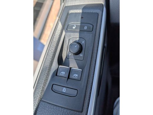 Volkswagen Transporter 2.0 TDI 200pk DSG L2H1 30 Dubbel Cabine Bulli 200pk | Virtual Cockpit | Adaptive Cruise | Leder |... ActivLease financial lease