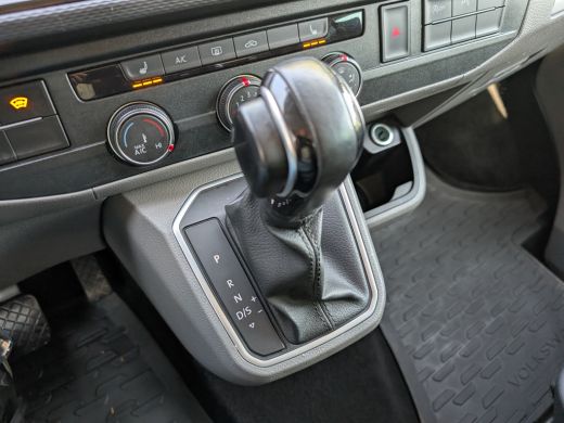 Volkswagen Transporter 2.0 TDI 200pk DSG L2H1 30 Dubbel Cabine Bulli 200pk | Virtual Cockpit | Adaptive Cruise | Leder |... ActivLease financial lease