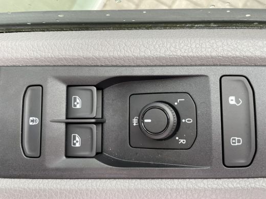 Volkswagen Transporter 2.0 TDI 150PK DSG Caravelle DC Comfortline | Dubbele cabine | Automaat  Prijs excl BTW/BPM grijs ... ActivLease financial lease