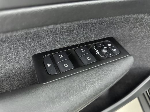 Volvo  XC40 1.5 T4 Recharge Inscription Expression | PDC + Camera | Elektrische achterklep | 19 inch LM | Sto... ActivLease financial lease