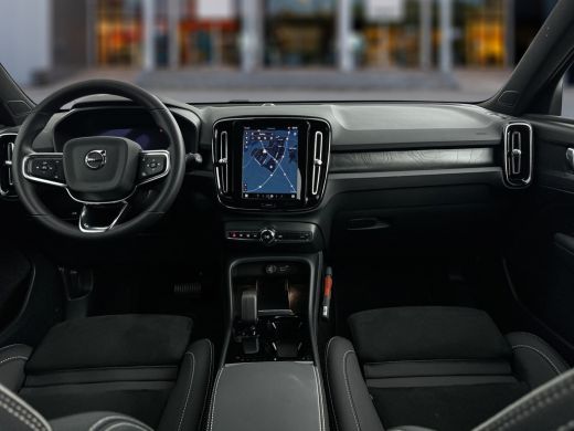 Volvo  XC40 Single Motor Extended Range Core 82 kWh | Leder/Nubuck | Trekhaak | Stoel/stuurverwarming | Warmt... ActivLease financial lease