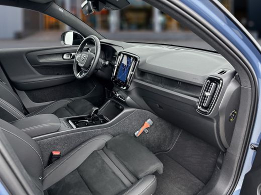 Volvo  XC40 Single Motor Extended Range Core 82 kWh | Leder/Nubuck | Trekhaak | Stoel/stuurverwarming | Warmt... ActivLease financial lease