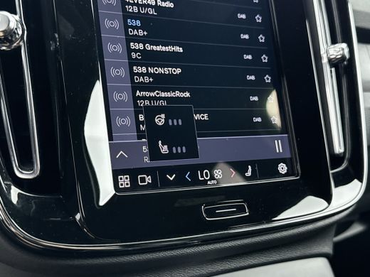 Volvo  XC40 Single Motor Extended Range Core 82 kWh | Leder/Nubuck | Trekhaak | Stoel/stuurverwarming | Warmt... ActivLease financial lease