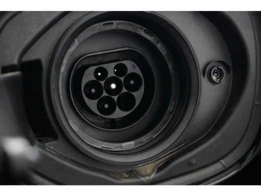 Volvo  XC60 T6 AWD Plus Dark Contourstoelen | 19" all season | Trekhaak |  Gelaagde zijruiten ActivLease financial lease