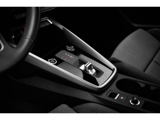 Audi A3 Sportback 30 TFSI advanced edition Achteruitrijcamera | Cruise control | LED-koplampen | Stoelver... ActivLease financial lease