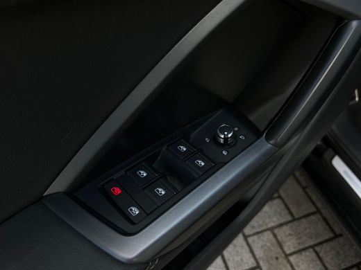 Audi Q3 40 TFSI quattro S Line edition one PANO | CAMERA | ELEKTRISCHE KLEP | VIRTUAL COCKPIT | STOELVERW | ActivLease financial lease