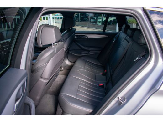 BMW 5 Serie Touring 520i High Executive Edition -Trekhaak-20"-DAB-Leder- ActivLease financial lease