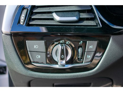 BMW 5 Serie Touring 520i High Executive Edition -Trekhaak-20"-DAB-Leder- ActivLease financial lease