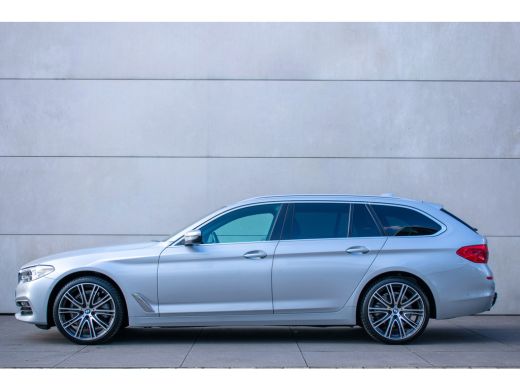 BMW 5 Serie Touring 520i High Executive Edition -Trekhaak-20"-DAB-Leder- ActivLease financial lease