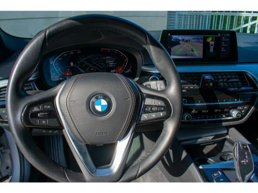 BMW 5 Serie Touring 520i High Executive Edition -Trekhaak-20"-DAB-Leder- ActivLease financial lease