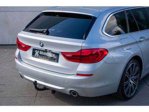 BMW 5 Serie Touring 520i High Executive Edition -Trekhaak-20"-DAB-Leder- ActivLease financial lease