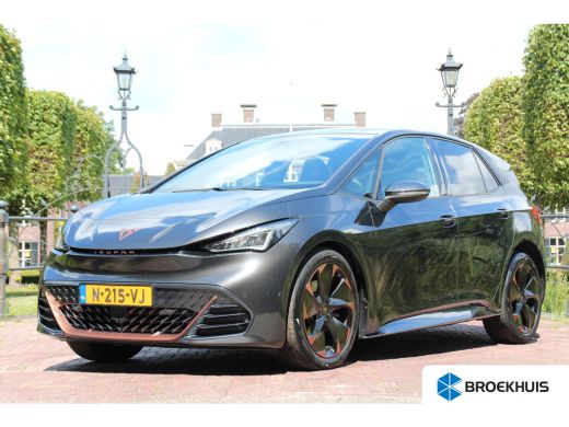 CUPRA Born Performance One 62 kWh | 1 EIGENAAR! | NL-AUTO! | MASSAGE STOEL | STOELVERWARMING | BLIS | DEALER... CUPRA Born Performance One 62 kWh | 1 EIGENAAR! | NL-AUTO! | MASSAGE STOEL | STOELVERWARMING | BLIS | DEALER...