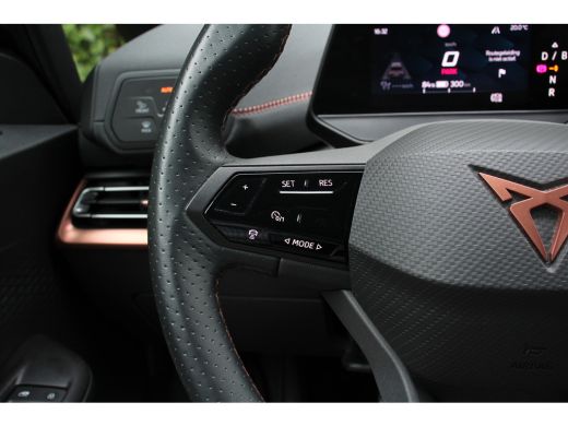 CUPRA Born Performance One 62 kWh | 1 EIGENAAR! | NL-AUTO! | MASSAGE STOEL | STOELVERWARMING | BLIS | DEALER... ActivLease financial lease