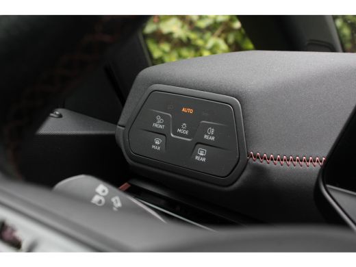 CUPRA Born Performance One 62 kWh | 1 EIGENAAR! | NL-AUTO! | MASSAGE STOEL | STOELVERWARMING | BLIS | DEALER... ActivLease financial lease