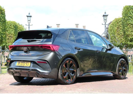 CUPRA Born Performance One 62 kWh | 1 EIGENAAR! | NL-AUTO! | MASSAGE STOEL | STOELVERWARMING | BLIS | DEALER... ActivLease financial lease