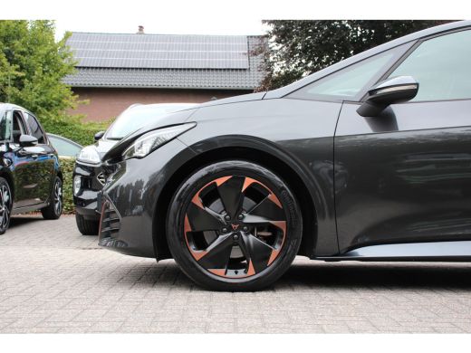 CUPRA Born Performance One 62 kWh | 1 EIGENAAR! | NL-AUTO! | MASSAGE STOEL | STOELVERWARMING | BLIS | DEALER... ActivLease financial lease
