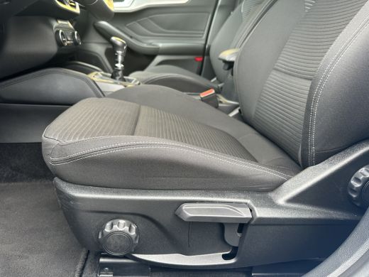Ford Focus 1.0 125PK Titanium Business | NAVIGATIE| PARKEERSENSOREN V+A| CRUISE CONTROL| KEYLESS ENTRY&START... ActivLease financial lease