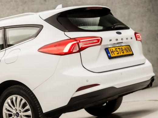 Ford Focus 1.0 EcoBoost Titanium Business Automaat (APPLE CARPLAY, GROOT NAVI, STUUR/STOELVERWARMING, PARKEE... ActivLease financial lease