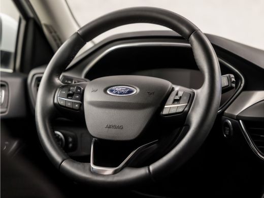 Ford Focus 1.0 EcoBoost Titanium Business Automaat (APPLE CARPLAY, GROOT NAVI, STUUR/STOELVERWARMING, PARKEE... ActivLease financial lease