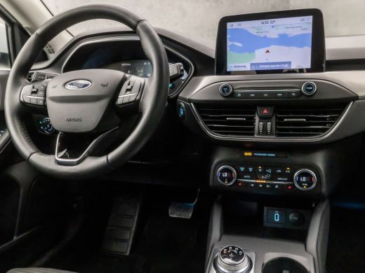 Ford Focus 1.0 EcoBoost Titanium Business Automaat (APPLE CARPLAY, GROOT NAVI, STUUR/STOELVERWARMING, PARKEE... ActivLease financial lease