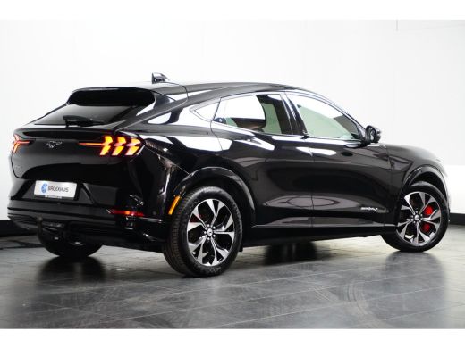 Ford Mustang Mach-E Mach-E Extended Premium AWD 98 kWh Pano-dak | Afn. Trekhaak | 1500KG Trekgewicht| B&O audio | Ele... ActivLease financial lease