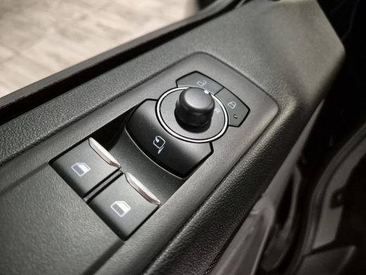 Ford Transit Custom 320 L2 233pk Black Platinum DC Rijklaar excl. BTW incl. BPM 0,99% FL ActivLease financial lease