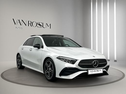 Mercedes-Benz A-Klasse 200 AMG Premium Pano ACC Sfeer Camera