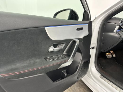 Mercedes-Benz A-Klasse 200 AMG Premium Pano ACC Sfeer Camera ActivLease financial lease