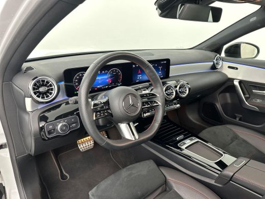 Mercedes-Benz A-Klasse 200 AMG Premium Pano ACC Sfeer Camera ActivLease financial lease
