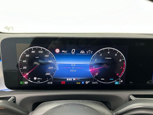 Mercedes-Benz A-Klasse 200 AMG Premium Pano ACC Sfeer Camera ActivLease financial lease