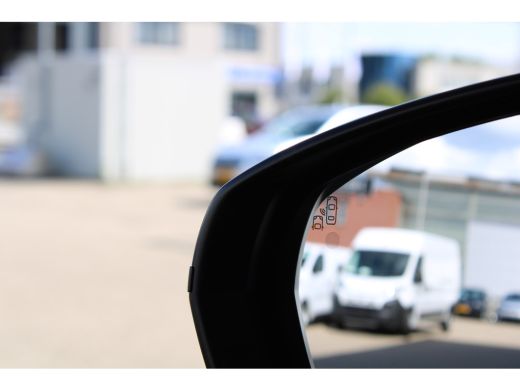 Opel Grandland X 1.2 Turbo Business Elegance | Comfortstoel(en) | Dodehoek detectie | Koplampen adaptief ActivLease financial lease