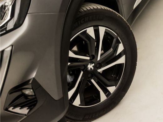 Peugeot 2008 1.2 PureTech Allure Sport (VIRTUAL COCKPIT, APPLE CARPLAY, LEDER, KEYLESS, 360 CAMERA, SPORTSTOEL... ActivLease financial lease