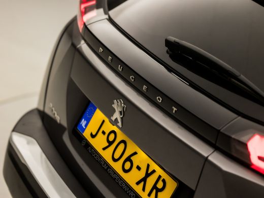 Peugeot 2008 1.2 PureTech Allure Sport (VIRTUAL COCKPIT, APPLE CARPLAY, LEDER, KEYLESS, 360 CAMERA, SPORTSTOEL... ActivLease financial lease