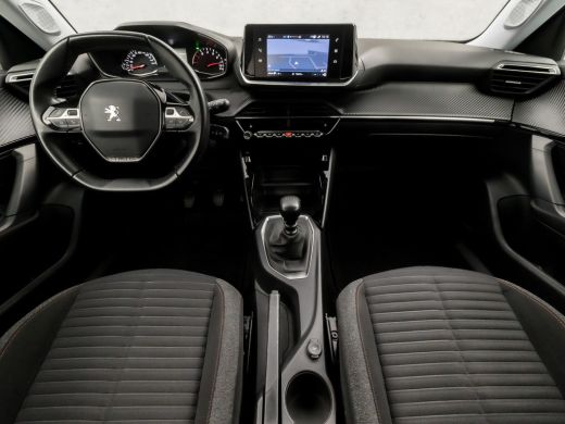 Peugeot 2008 1.2 PureTech Sport (APPLE CARPLAY, GROOT NAVI, STOELVERWARMING, PARKEERSENSOREN, SPORTSTOELEN, LE... ActivLease financial lease