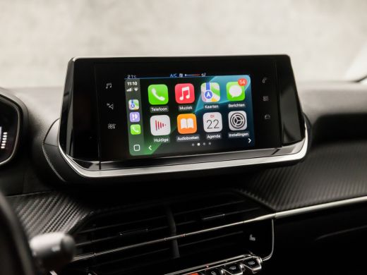 Peugeot 2008 1.2 PureTech Sport (APPLE CARPLAY, GROOT NAVI, STOELVERWARMING, PARKEERSENSOREN, SPORTSTOELEN, LE... ActivLease financial lease