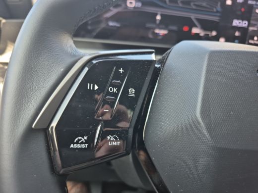 Peugeot 5008 1.2 Hybrid 136 Allure Panoramic navigation pack | 360graden camera | Stuurwiel verwarming | Full ... ActivLease financial lease