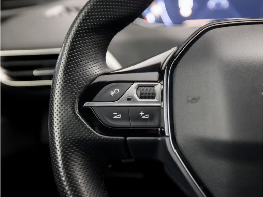 Peugeot 5008 1.2 PureTech GT-Line 7 Persoons (APPLE CARPLAY, 360 CAMERA, LED KOPLAMPEN, SPORTSTOELEN, ZWART HE... ActivLease financial lease