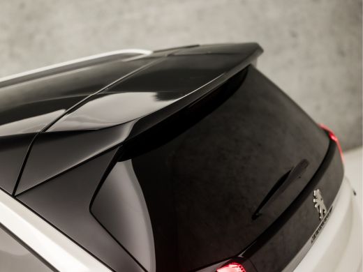 Peugeot 5008 1.2 PureTech GT-Line 7 Persoons (APPLE CARPLAY, 360 CAMERA, LED KOPLAMPEN, SPORTSTOELEN, ZWART HE... ActivLease financial lease