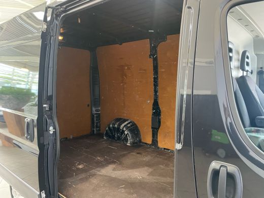 Peugeot Boxer 330 2.0 BlueHDI L2H2 Premium Pack | Achteruitrijcamera | Airco | Cruise control ActivLease financial lease