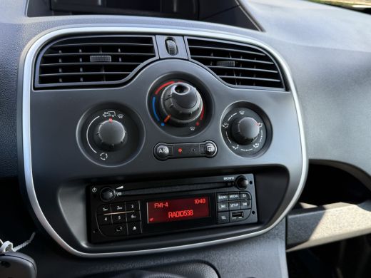 Renault Kangoo 1.5 Blue dCi 80 / RUIKT NOG NIEUW !! / 1e EIG. / !! 3.582 KM !! / 6-BAK / AIRCO / PDC / NETTE BUS ActivLease financial lease