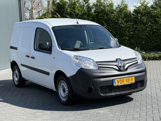 Renault Kangoo 1.5 Blue dCi 80 / RUIKT NOG NIEUW !! / 1e EIG. / !! 3.582 KM !! / 6-BAK / AIRCO / PDC / NETTE BUS ActivLease financial lease