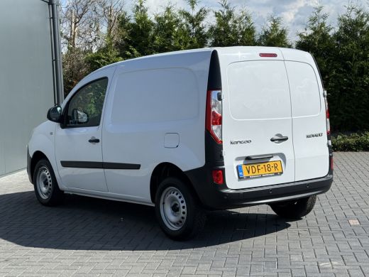 Renault Kangoo 1.5 Blue dCi 80 / RUIKT NOG NIEUW !! / 1e EIG. / !! 3.582 KM !! / 6-BAK / AIRCO / PDC / NETTE BUS ActivLease financial lease