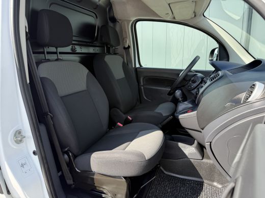 Renault Kangoo 1.5 Blue dCi 80 / RUIKT NOG NIEUW !! / 1e EIG. / !! 3.582 KM !! / 6-BAK / AIRCO / PDC / NETTE BUS ActivLease financial lease