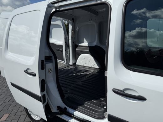 Renault Kangoo 1.5 Blue dCi 80 / RUIKT NOG NIEUW !! / 1e EIG. / !! 3.582 KM !! / 6-BAK / AIRCO / PDC / NETTE BUS ActivLease financial lease