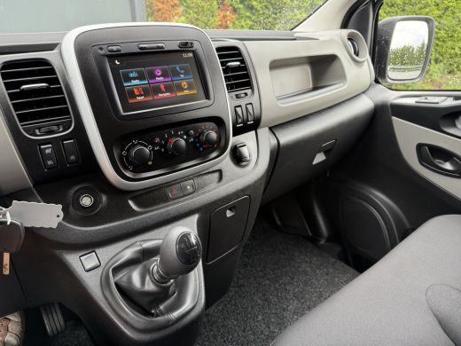 Renault Trafic 1.6 dCi 126 PK / L1H1 / 1e EIG. / 2x SCHUIFDEUR / TREKHAAK / AIRCO / CRUISE / NAVI ActivLease financial lease