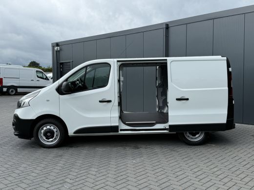 Renault Trafic 1.6 dCi 126 PK / L1H1 / 1e EIG. / 2x SCHUIFDEUR / TREKHAAK / AIRCO / CRUISE / NAVI ActivLease financial lease