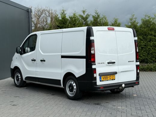 Renault Trafic 1.6 dCi 126 PK / L1H1 / 1e EIG. / 2x SCHUIFDEUR / TREKHAAK / AIRCO / CRUISE / NAVI ActivLease financial lease