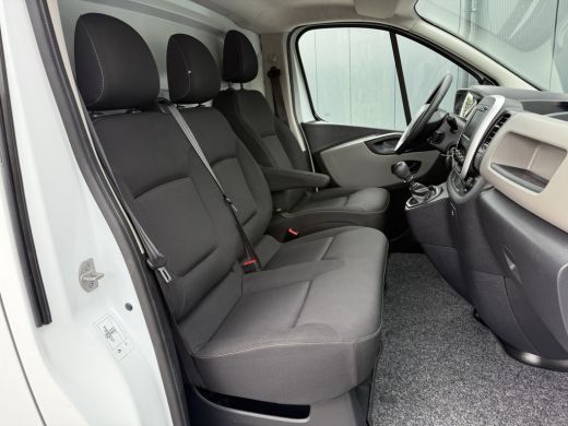 Renault Trafic 1.6 dCi 126 PK / L1H1 / 1e EIG. / 2x SCHUIFDEUR / TREKHAAK / AIRCO / CRUISE / NAVI ActivLease financial lease