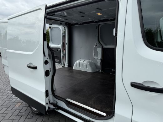 Renault Trafic 1.6 dCi 126 PK / L1H1 / 1e EIG. / 2x SCHUIFDEUR / TREKHAAK / AIRCO / CRUISE / NAVI ActivLease financial lease